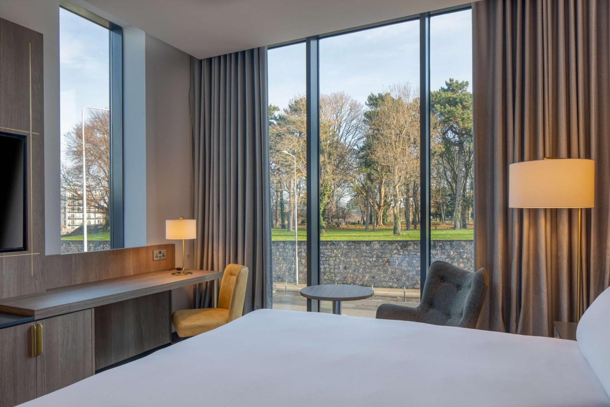 Готель Hilton Dublin Kilmainham Екстер'єр фото